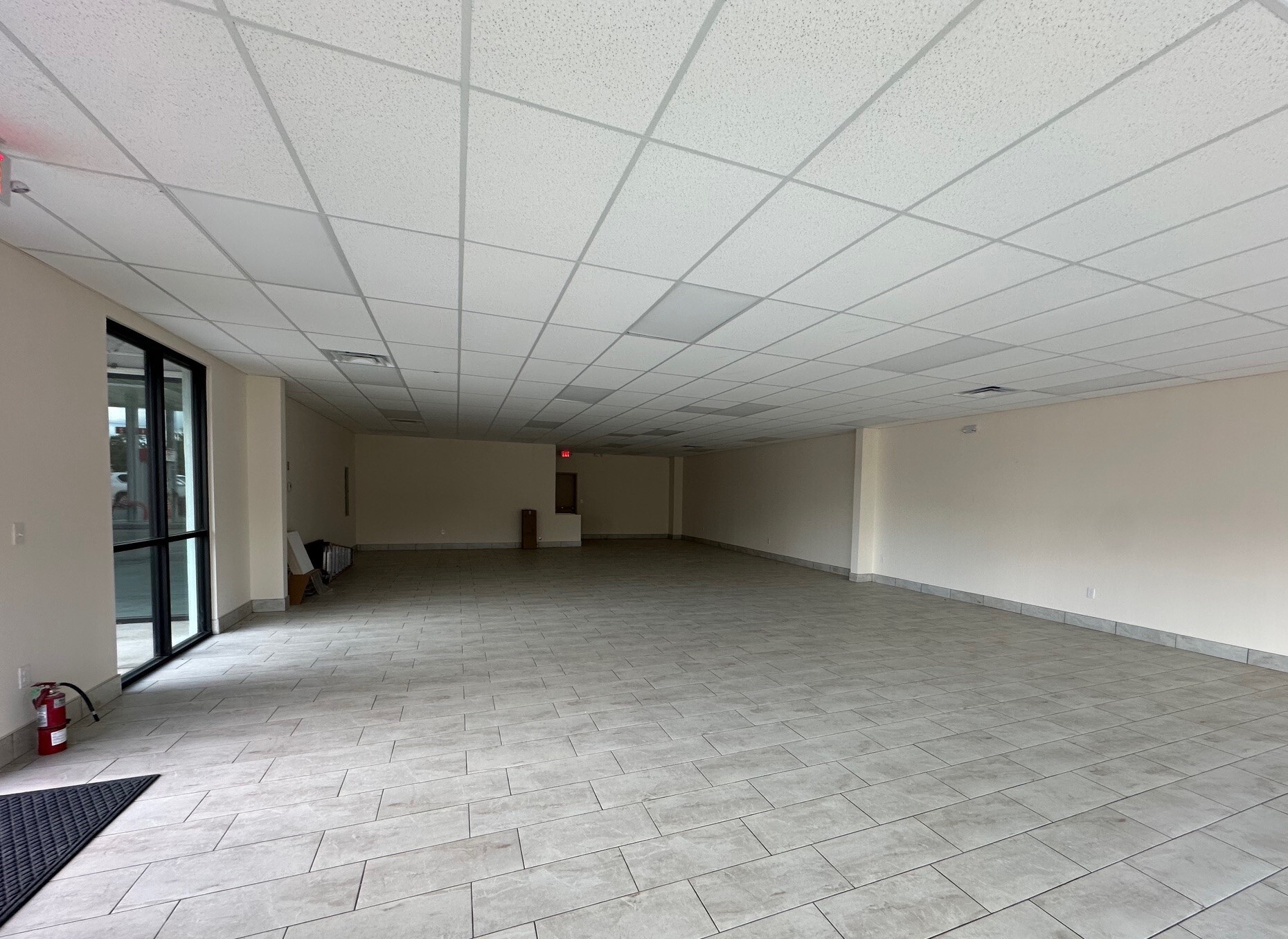 900 W Edmond Rd, Edmond, OK for lease Interior Photo- Image 1 of 5