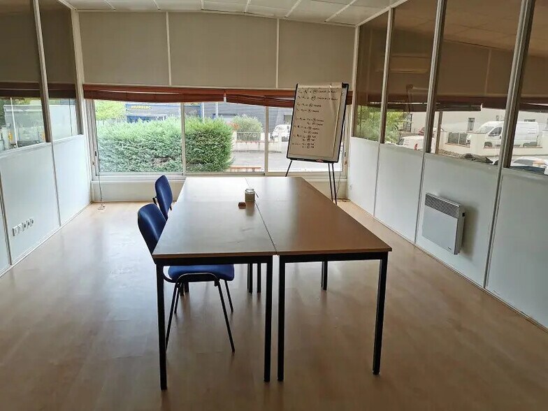 Office in Muret for lease - Interior Photo - Image 2 of 19
