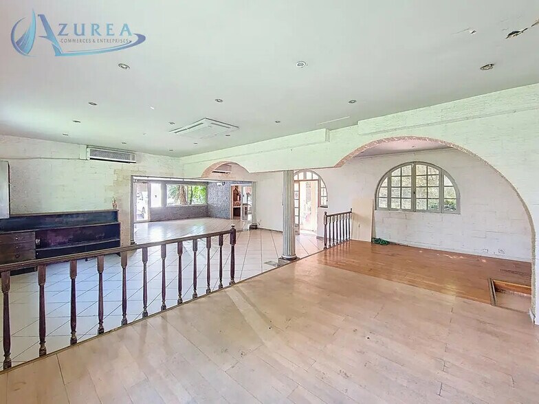 Flex in Cagnes-sur-Mer for sale - Interior Photo - Image 3 of 12