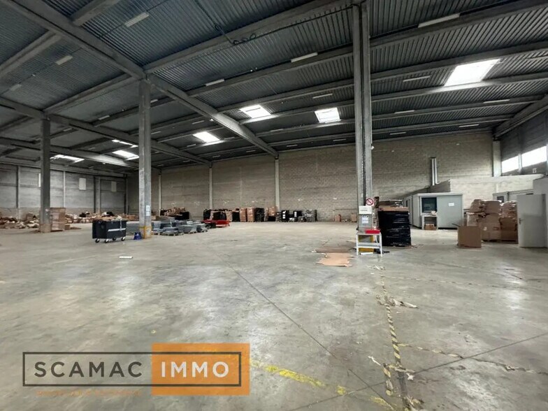 Industrial in Combs-la-Ville for lease - Interior Photo - Image 2 of 13