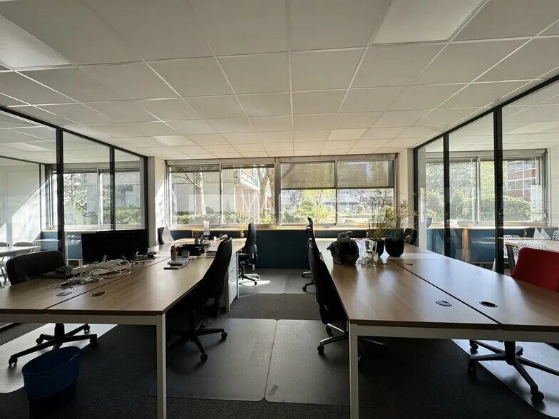 Office in Villeurbanne for lease - Building Photo - Image 2 of 4