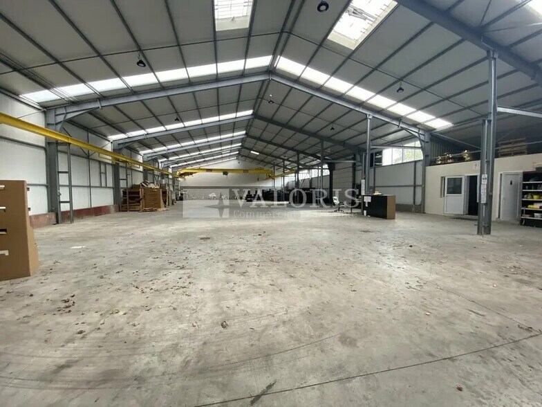 Flex in Chasse-sur-Rhône for sale - Interior Photo - Image 3 of 7