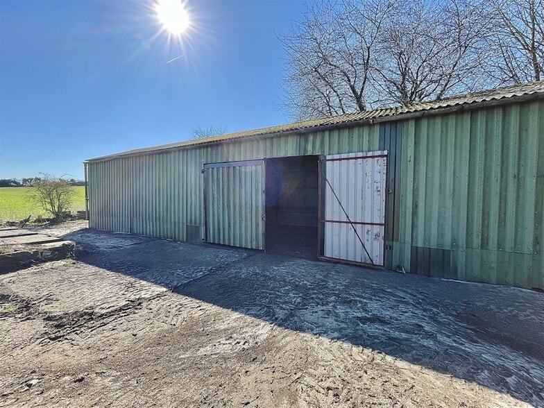 Basingstoke Rd, Tadley for lease - Building Photo - Image 1 of 2