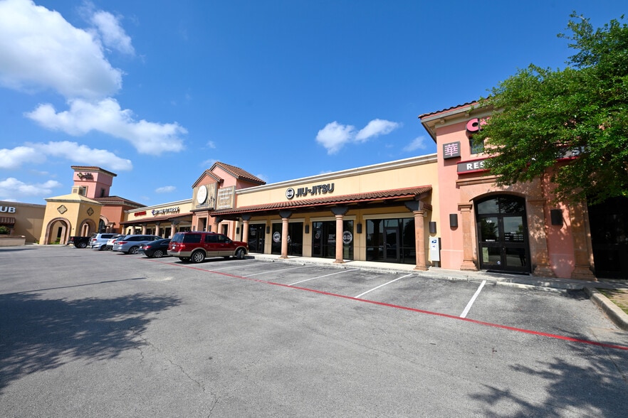 16535 Huebner Rd, San Antonio, TX for lease - Building Photo - Image 1 of 6