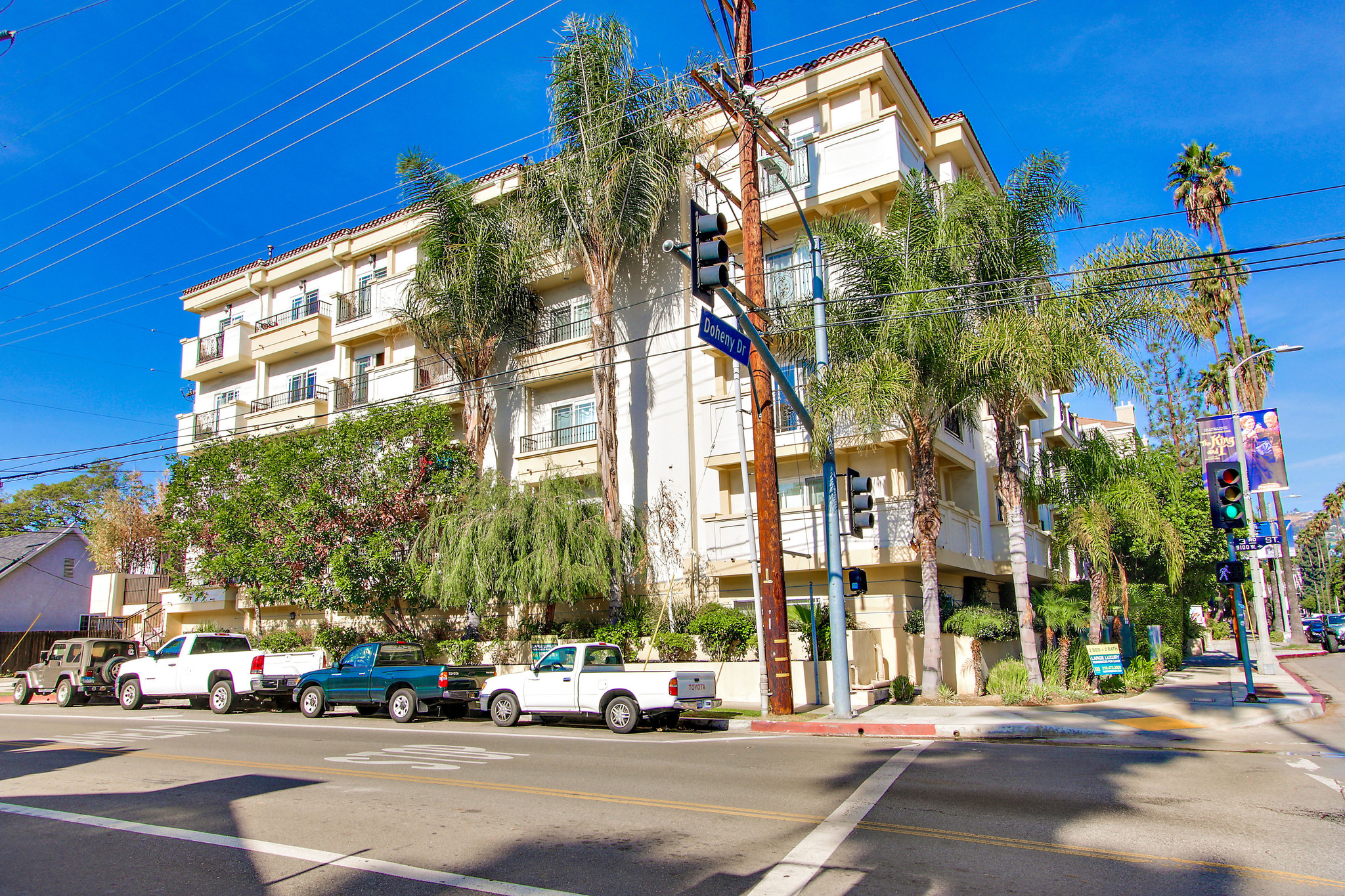 147 S Doheny Dr, Los Angeles, CA for sale Primary Photo- Image 1 of 1