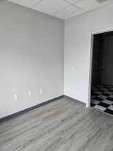 8034 Culebra Rd, San Antonio, TX for lease Building Photo- Image 2 of 5