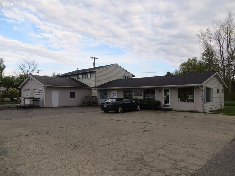 5431 Davison Rd, Lapeer, MI for sale - Primary Photo - Image 1 of 1