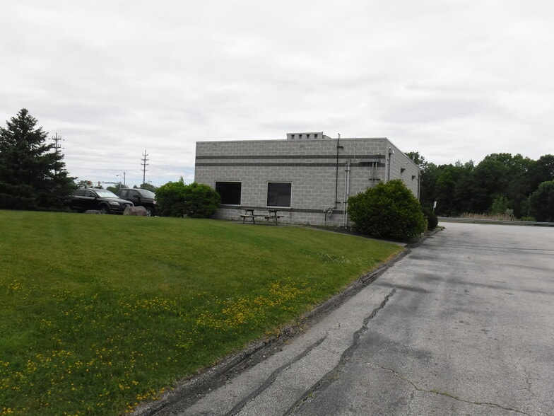 10900 Memphis Ave, Brooklyn, OH for lease - Building Photo - Image 3 of 9