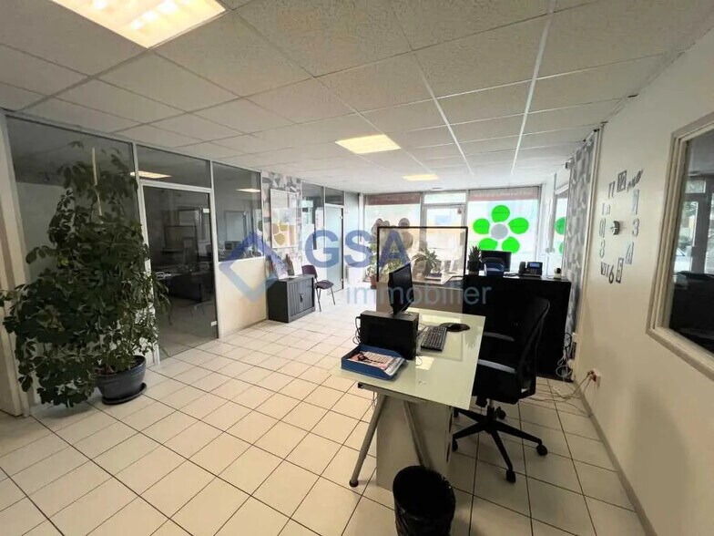 Retail in Ris-Orangis for sale - Building Photo - Image 2 of 7