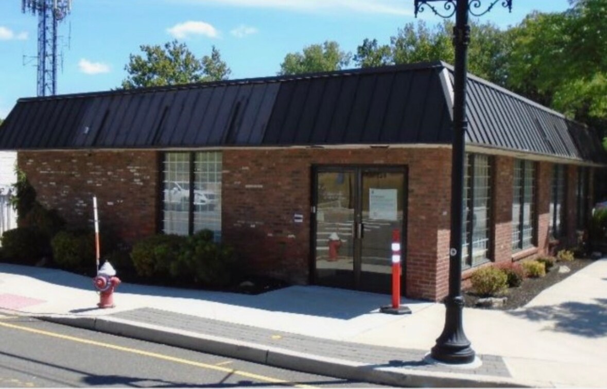 139 Terrace St, Haworth, NJ 07641 Chase Bank