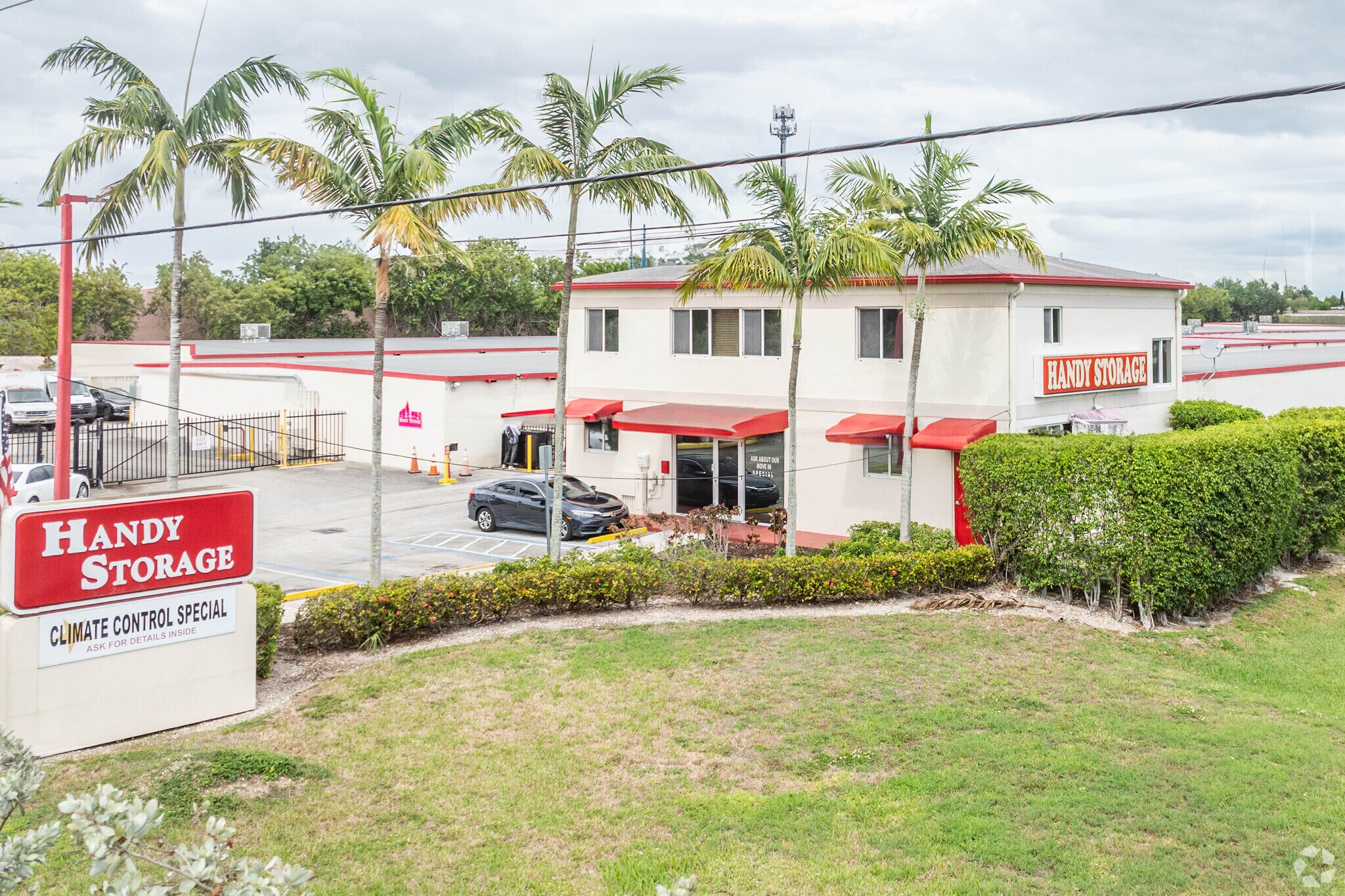 16749 SW 117th Ave, Miami, FL for sale Primary Photo- Image 1 of 1