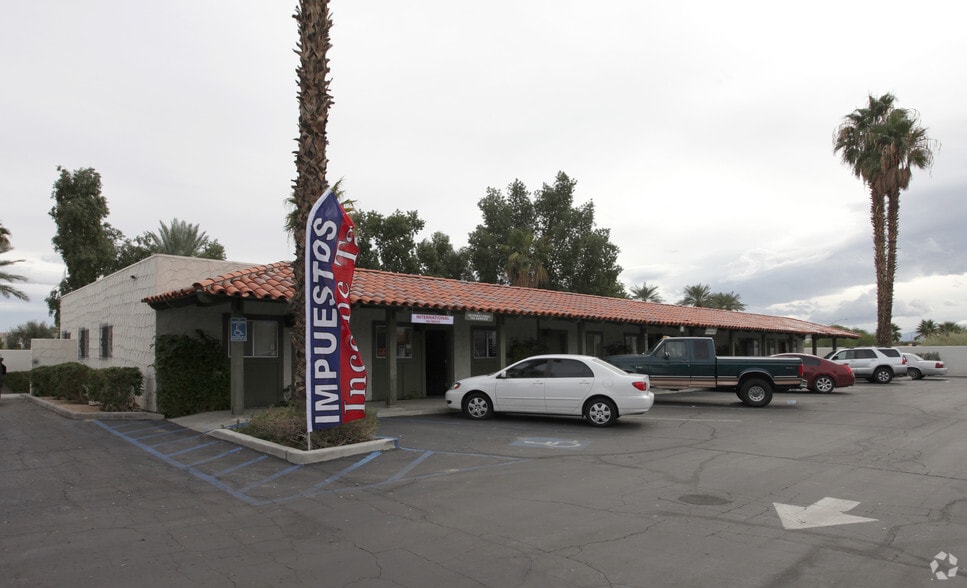 81709 Doctor Carreon Blvd, Indio, CA for lease - Primary Photo - Image 1 of 8