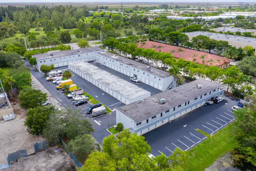 4700 N Hiatus Rd, Sunrise, FL for lease - Building Photo - Image 3 of 8