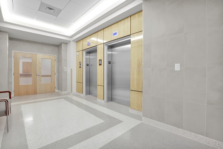Memorial Health Medical Campus, Metts Dr, Savannah, GA for lease - Lobby - Image 3 of 25