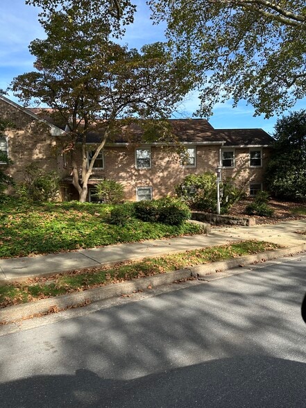 71 Cedar Ave, Hershey, PA for lease - Building Photo - Image 2 of 33