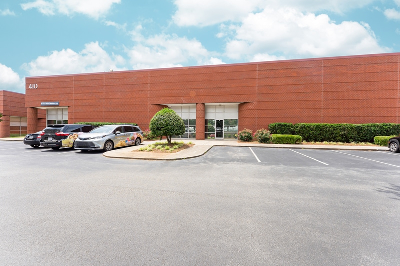 408 Gallimore Dairy Rd, Greensboro, NC for lease - Building Photo - Image 3 of 7