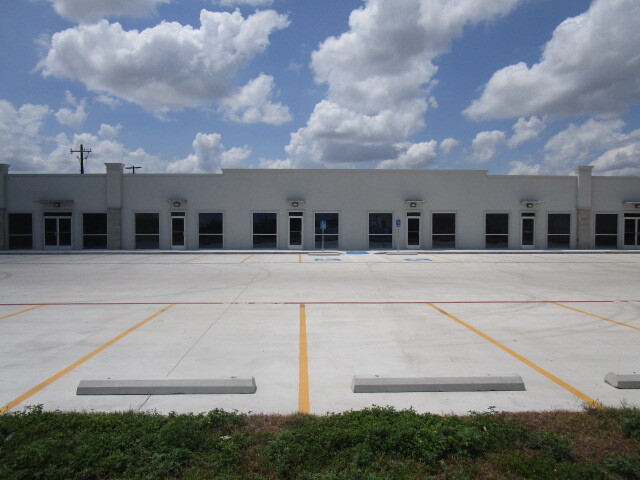 3121 Wilson Rd, Harlingen, TX for lease - Building Photo - Image 3 of 8