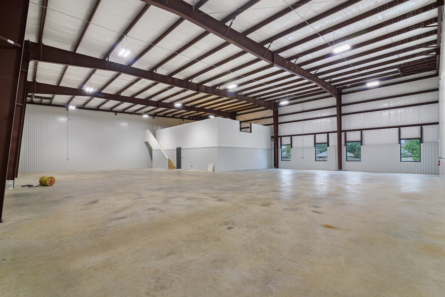 21633 Crestbrook Cove Dr, Katy, TX for lease - Building Photo - Image 3 of 23