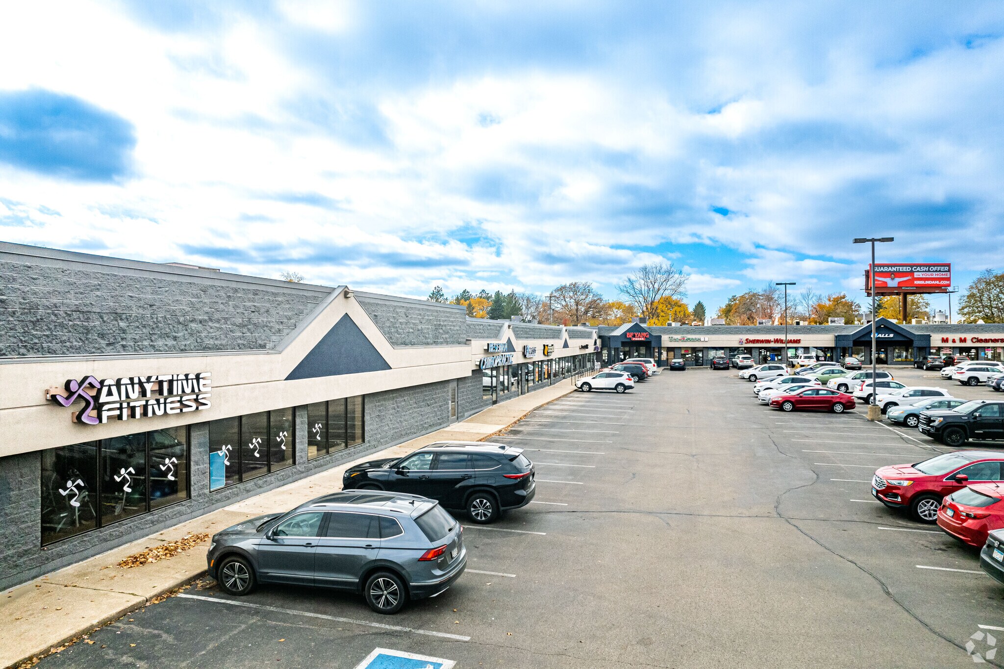 1686 Suburban Ave, Saint Paul, MN for lease Primary Photo- Image 1 of 11