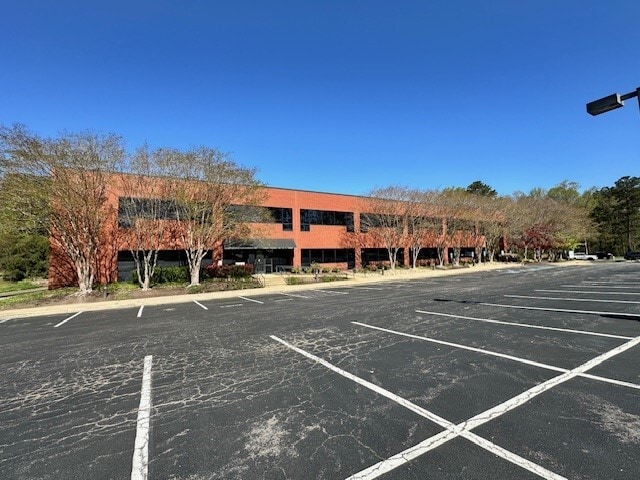9881 Mayland Dr, Richmond, VA for lease - Building Photo - Image 2 of 11