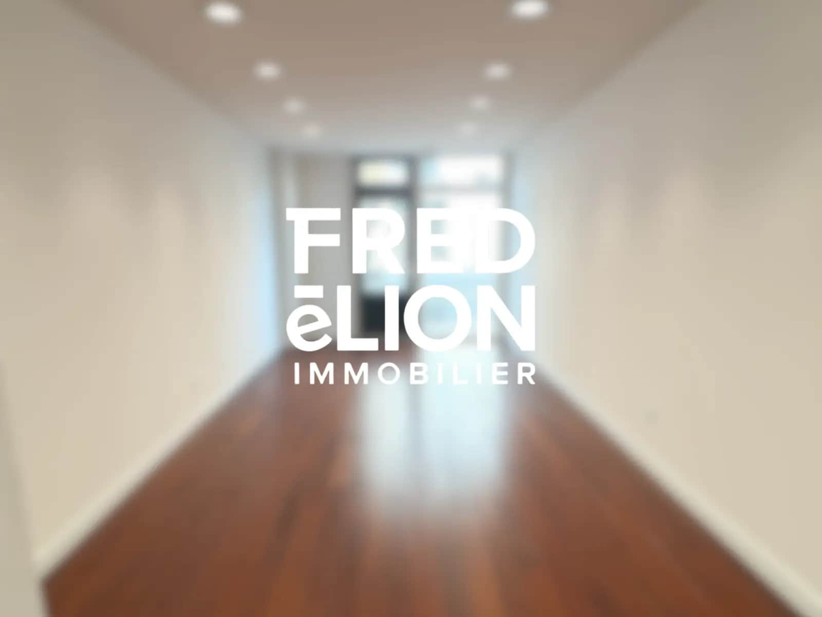 Retail in Paris for sale Interior Photo- Image 1 of 2