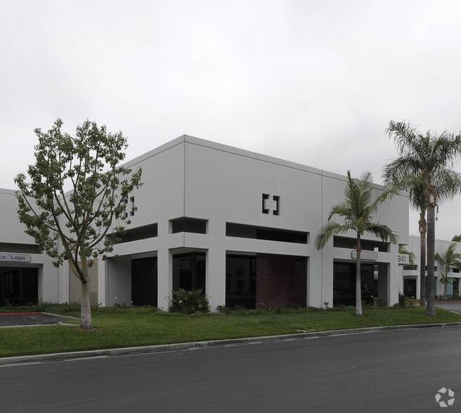 941 Via Rodeo, Placentia, CA for lease - Building Photo - Image 3 of 4