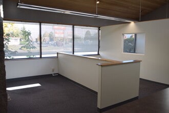 1543 NE 3rd St, Bend, OR for lease Interior Photo- Image 2 of 9