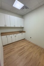 9323 Pinecroft Dr, The Woodlands, TX for lease Interior Photo- Image 1 of 6