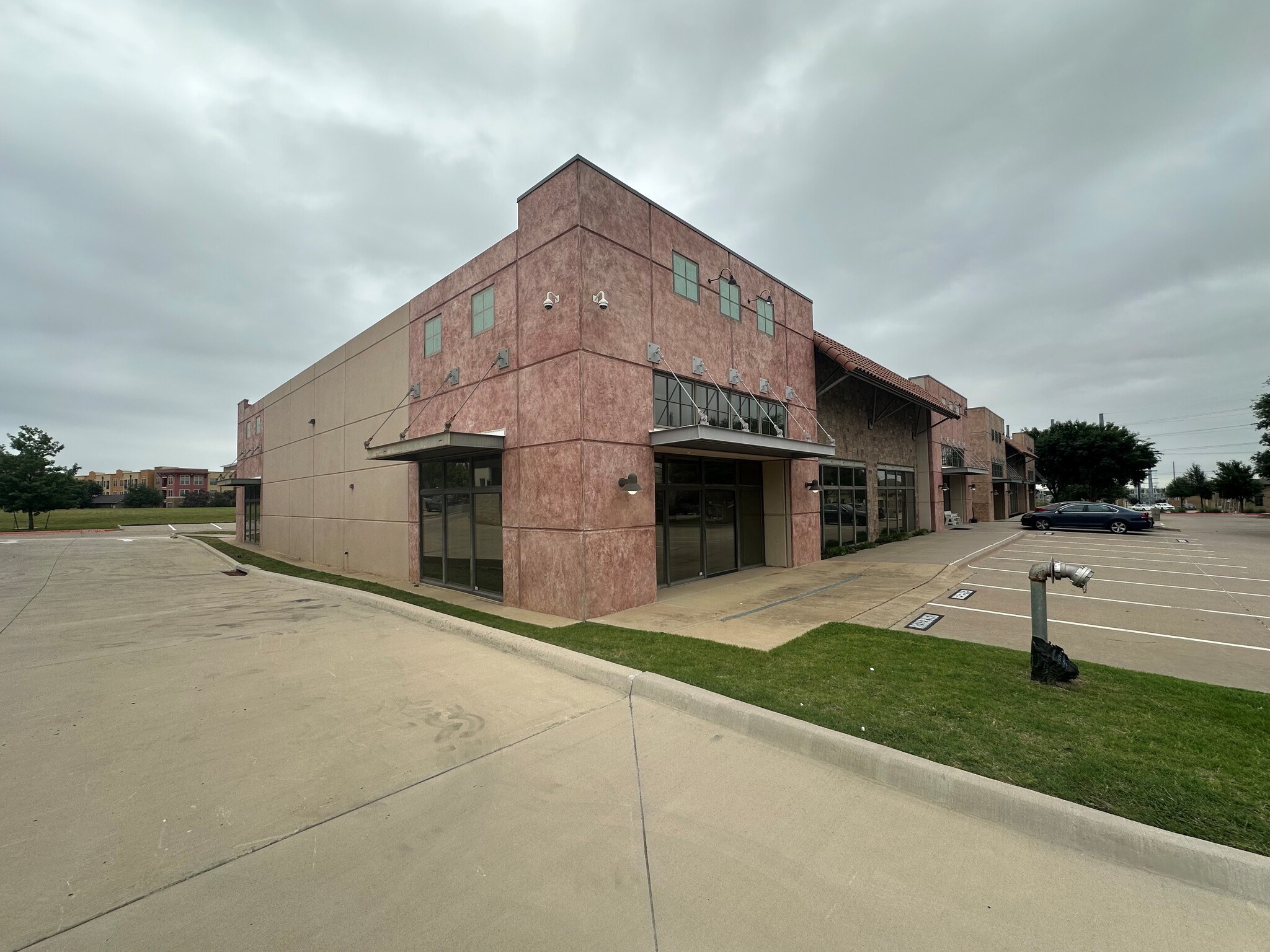 1046 Texan Trl, Grapevine, TX for lease Building Photo- Image 1 of 16