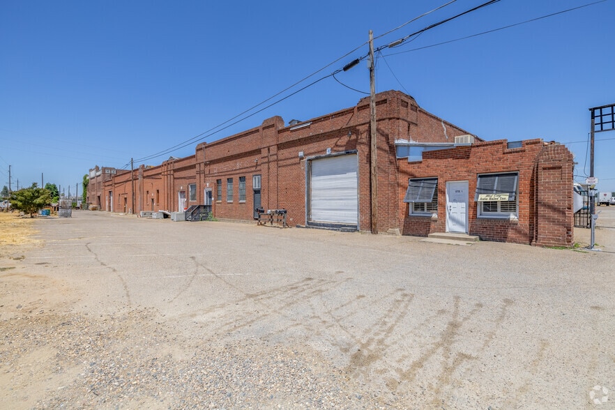 1649 E Victor Rd, Lodi, CA for lease - Primary Photo - Image 1 of 10