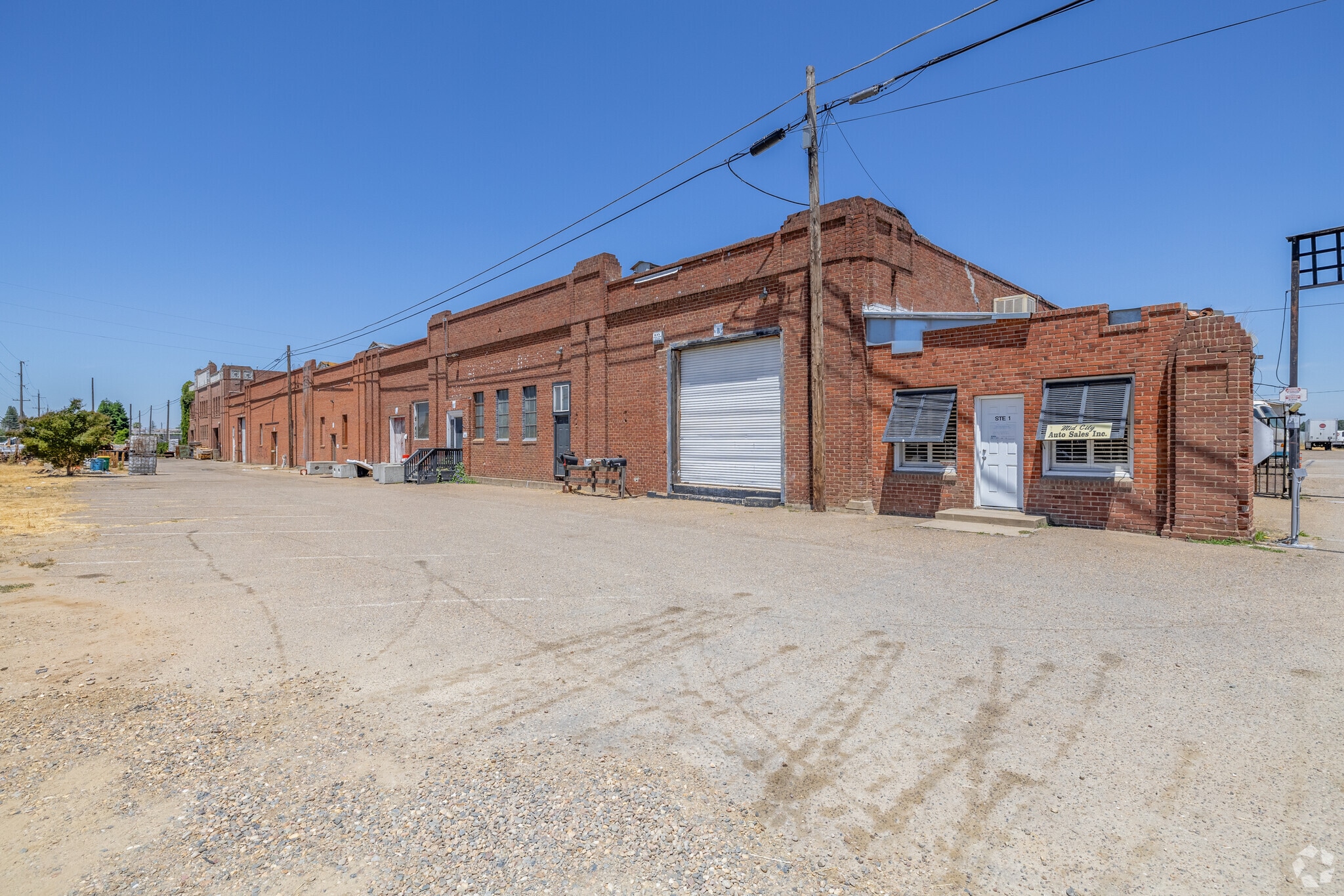 1649 E Victor Rd, Lodi, CA for lease Primary Photo- Image 1 of 11