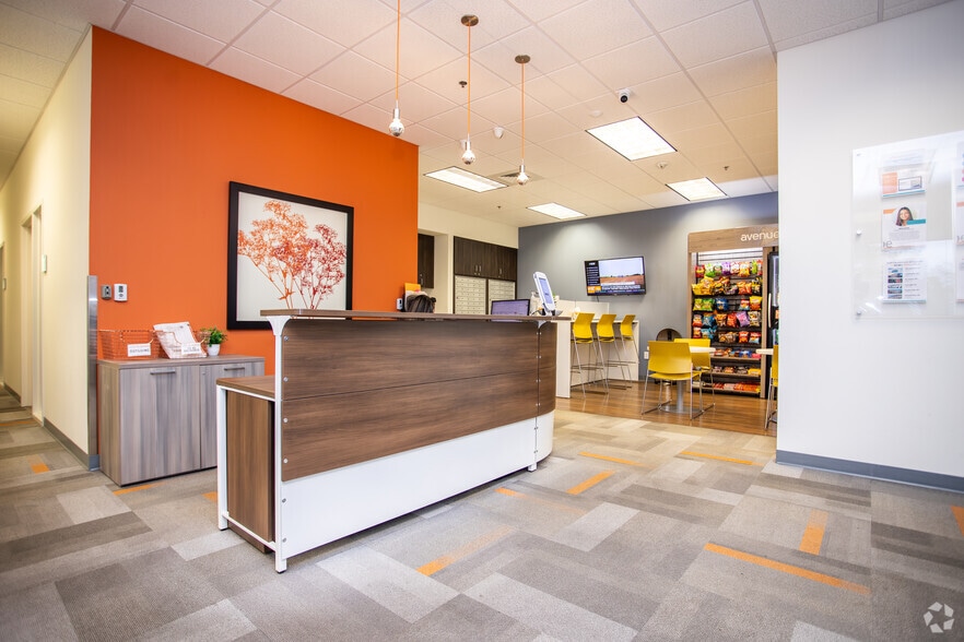 10926 David Taylor Dr, Charlotte, NC for lease - Interior Photo - Image 2 of 28