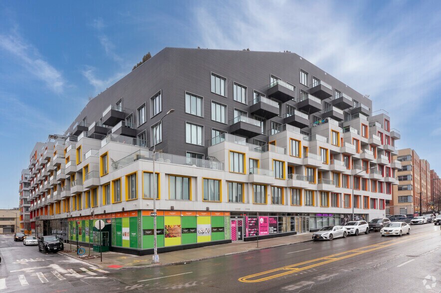 501 Bushwick Ave, Brooklyn, NY for lease - Primary Photo - Image 2 of 7