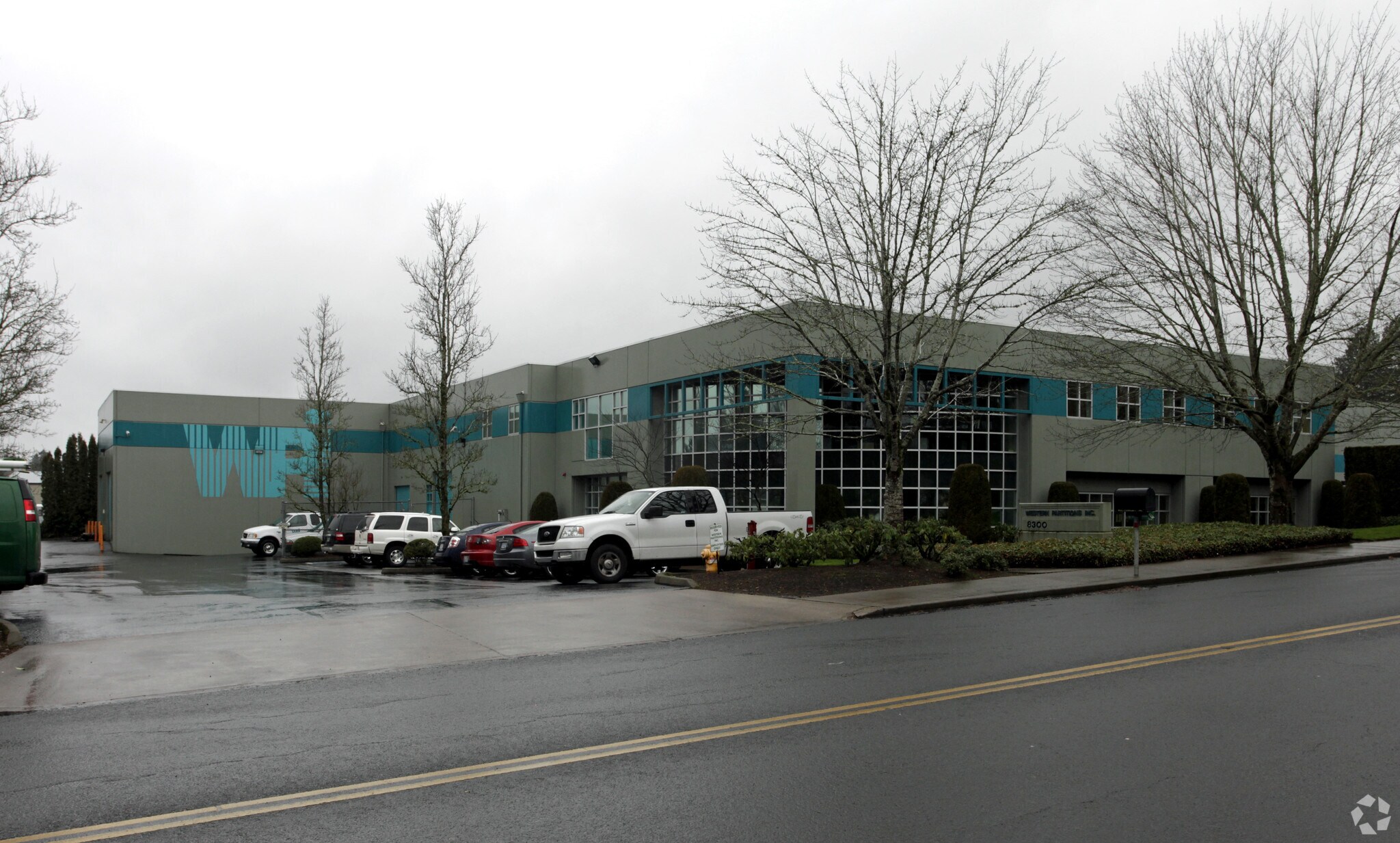 8300 SW Hunziker Rd, Portland, OR for sale Primary Photo- Image 1 of 1