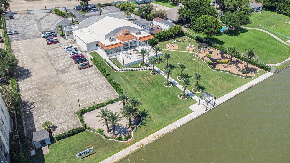 3901 Nasa Pky, El Lago, TX for sale - Building Photo - Image 2 of 24