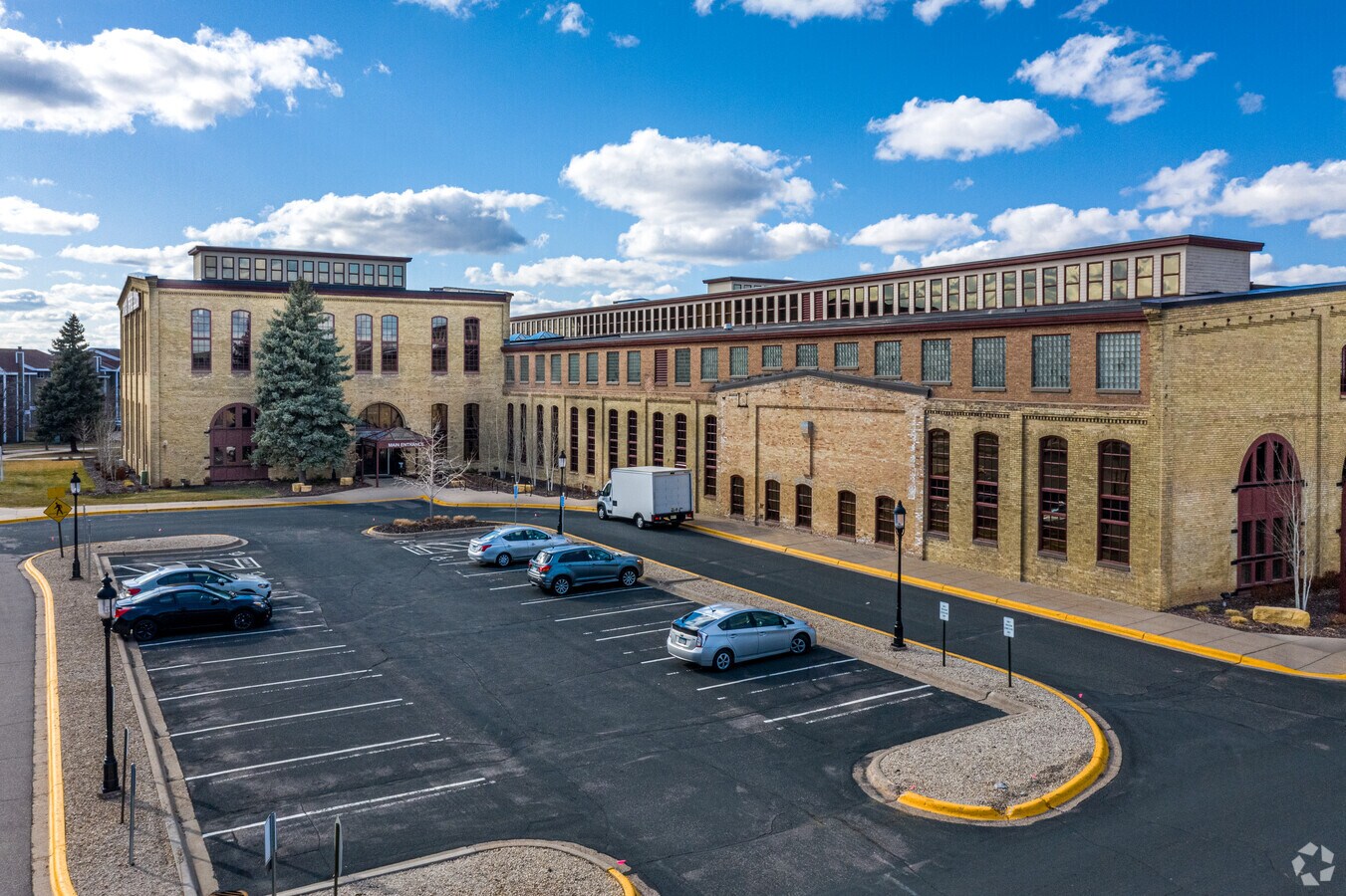 1295 N Bandana Blvd, Saint Paul, MN 55108