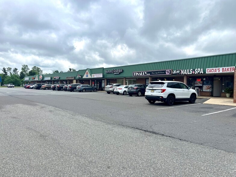 2077-2099 E Marlton Pike, Cherry Hill, NJ for lease - Building Photo - Image 2 of 4