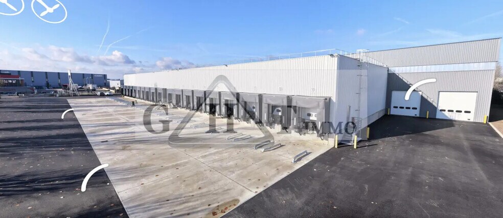 Industrial in Corbas for lease - Building Photo - Image 3 of 10