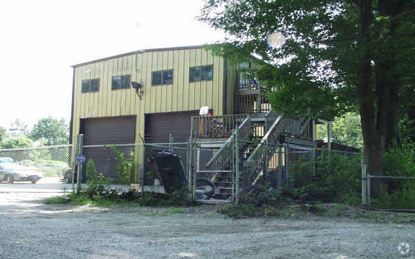 215-217 River Rd, Uxbridge, MA for sale - Primary Photo - Image 1 of 1