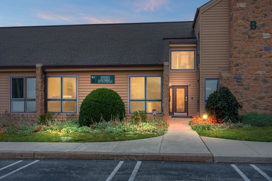 1000 Germantown Pike, Plymouth Meeting, PA for sale - Building Photo - Image 2 of 46