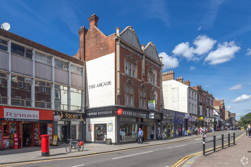 High St, Bedford, MK40 1NS - The Arcade | LoopNet