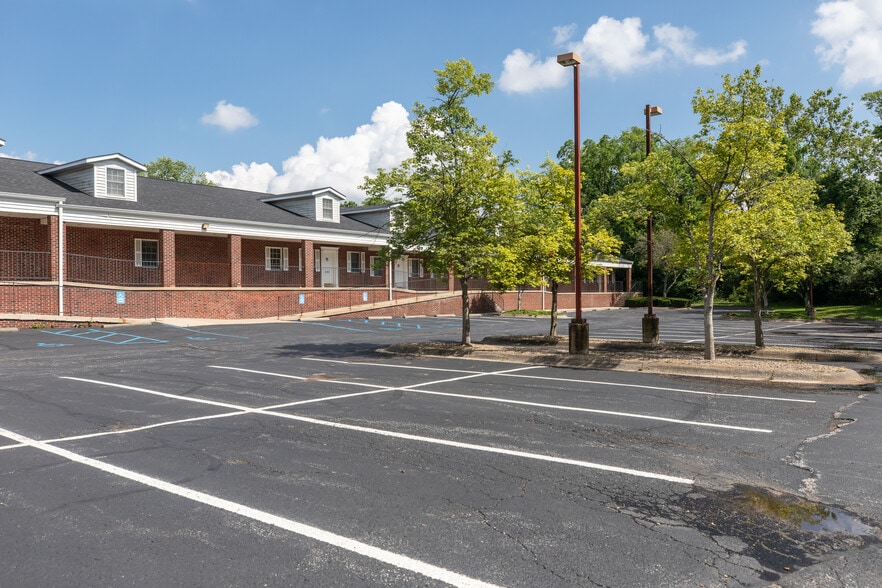 640 S Walker St, Bloomington, IN for sale - Building Photo - Image 2 of 34