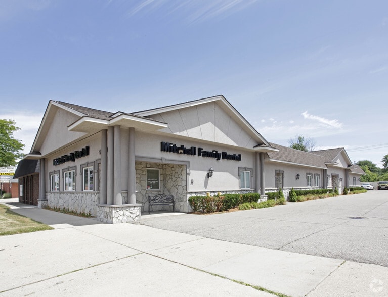 29820 Harper Ave, Saint Clair Shores, MI for sale - Primary Photo - Image 1 of 3