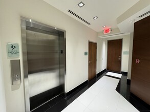 4331 N Federal Hwy, Fort Lauderdale, FL for lease Interior Photo- Image 2 of 5