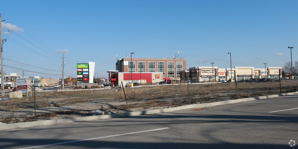 13233 Yonge St, Richmond Hill, ON for sale - Primary Photo - Image 1 of 1