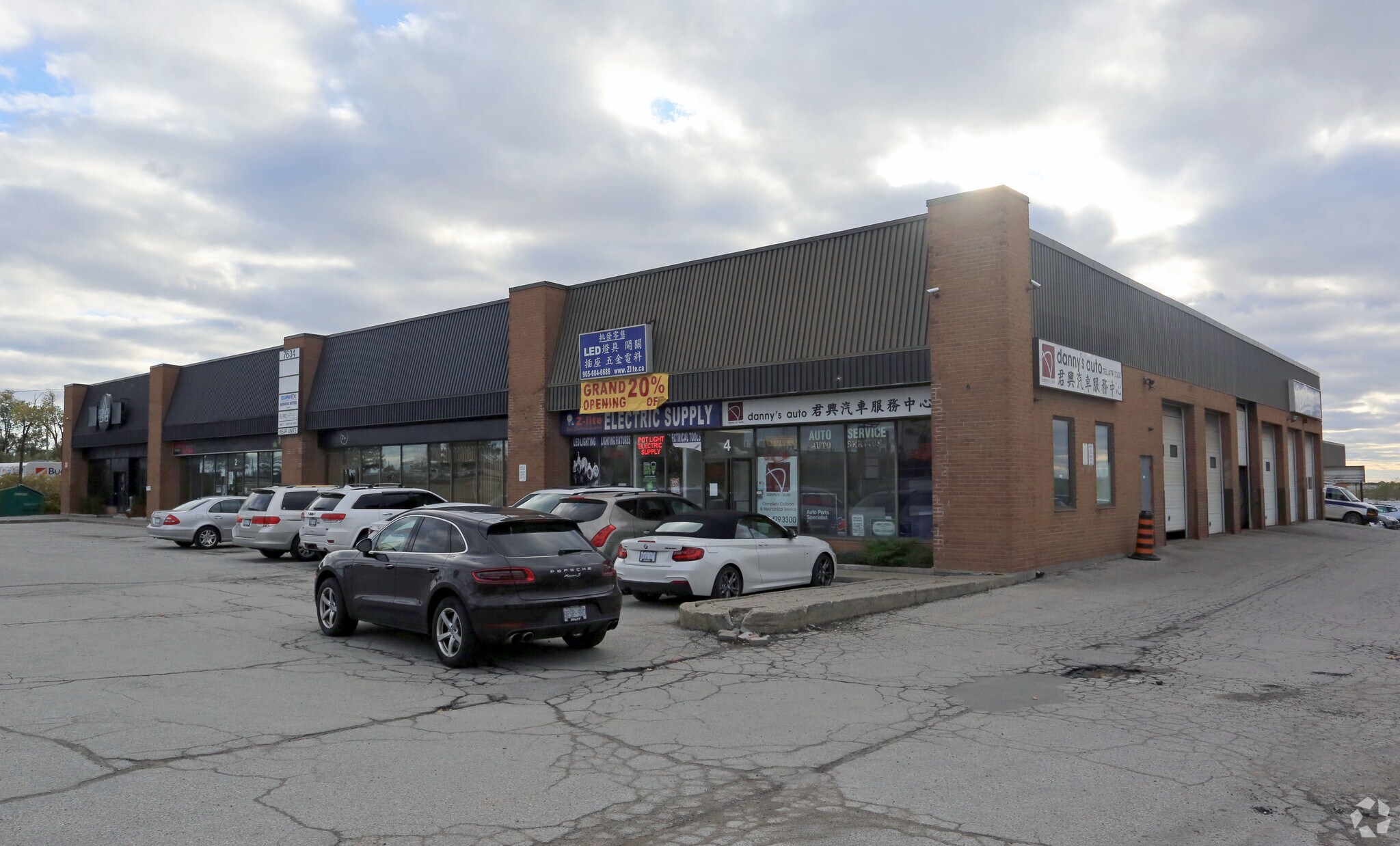 7634 Woodbine Ave, Markham, ON L3R 2N2