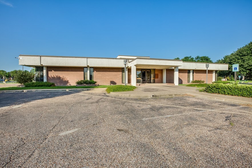 710 Towne Oaks Dr, Waco, TX for sale - Building Photo - Image 1 of 1