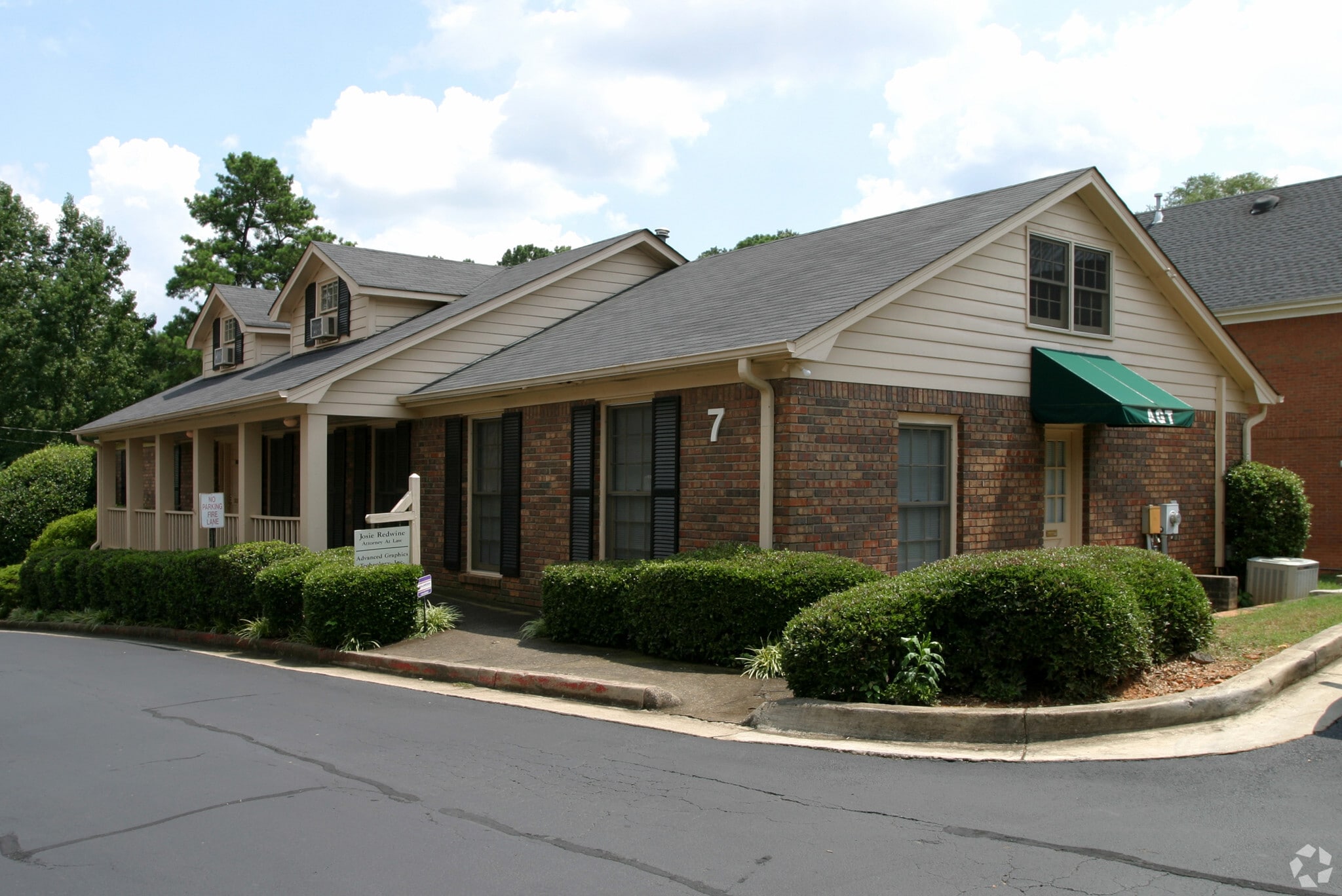 2440 Sandy Plains Rd, Marietta, GA for lease Primary Photo- Image 1 of 5