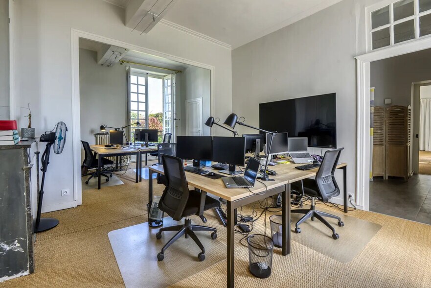 10 Rue Du Bois Briand, Nantes for lease - Building Photo - Image 2 of 12