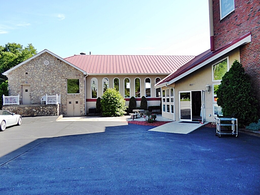 879 Freeport Rd, Creighton, PA 15030